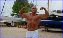 hugehardhot:  BEN RADIC