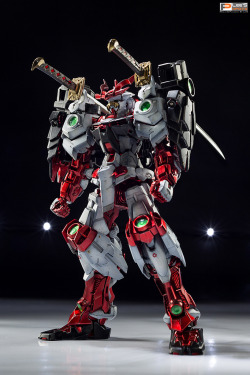 mechaddiction:  Custom Build: MG 1/100 Sengoku Astray Gundam