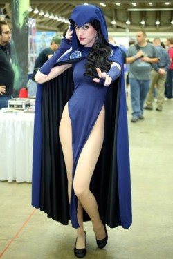 ladies-of-cosplay:  Raven, cosplayed by Sunsetdragon.com, photographed