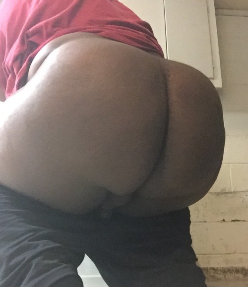 fatmanloves:  kayvko:  biggbootyjacob:  I think these are the best pics Iâ€™ve taken honestly  WOW !!! ðŸ˜ˆ  Omg  Best is one of many adjectives I’d describe that ass
