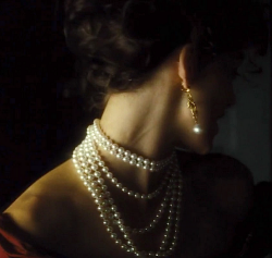 mademoisellelapiquante:    Keira Knightley as Anna Karenina -