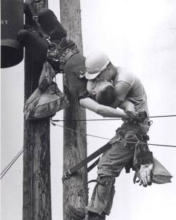 sevenbones-blog:“The 1967 Pulitzer Prize award winning photo