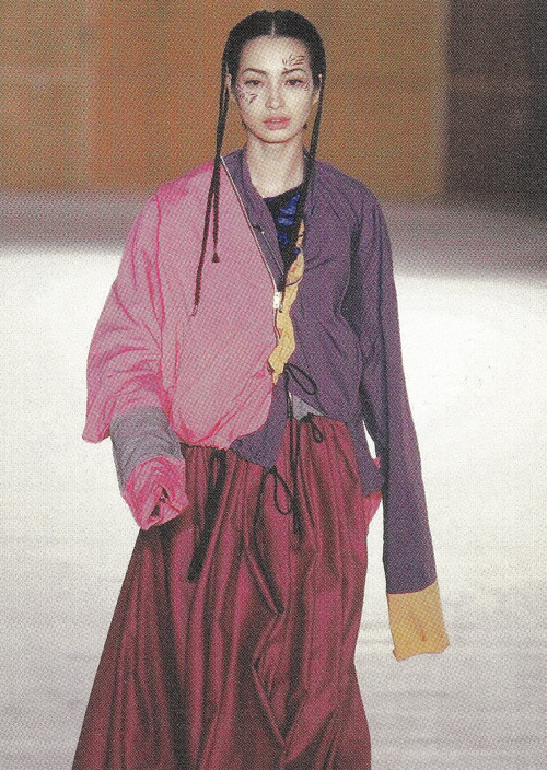 archive-pdf:  Undercover: Runway Look from SS1995 ‘NO TITLE’.SOURCE