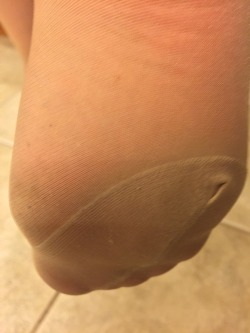 wifesphfeet:  Okay you big strapping tough guy. Let’s see how