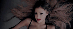 Yep, Ariana’s hot. No sense denying it.
