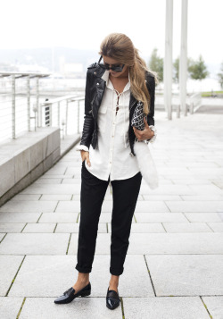 collegegirlcareer:  justthedesign:  This white lace up blouse