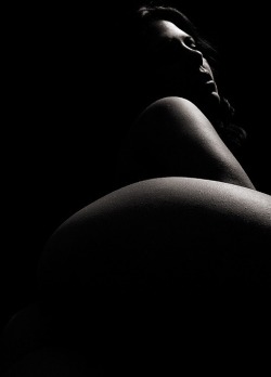 aliceestunecoquine:   Ombre et lumière …(Mise en noir et blanc