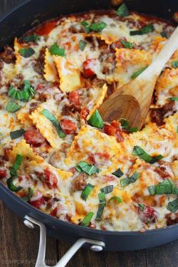 yumi-food:  Cheesy Ravioli and Italian Sausage Skillet 