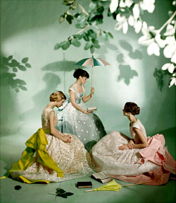 onlyoldphotography:  Cecil Beaton: Three models dressed in Ladurée