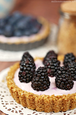 sweetoothgirl:  BLACKBERRY TARTLET WITH WHOLE GRAIN OAT CRUST