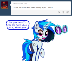 ask-canterlot-musicians:  She always knows…  >w<