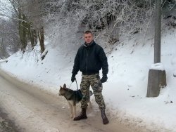 treillis:    Toi et le clebs, dans la neige ? OK, j’ai un