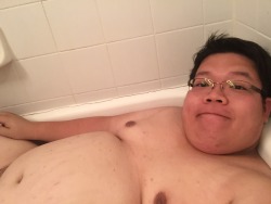 itsatomster:  Sigh, I need a bigger tub.