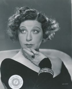 burlyqnell:  Fanny Brice: vintage 8x10 photoFanny was born Fania