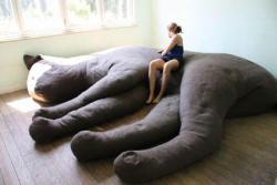 designed-for-life:  This giant sleeping cat was one of the artworks