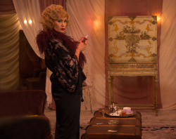 tvandfilm:  American Horror Story S04 EP5 - Logoless Stills (source)