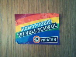 sirjuliusschmidt:  lunasomna:   Meine Eltern sind homophobe Schweine,