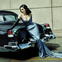 hotrod-girls:  Hotrod Pinup , check more here : http://hotrod-girls.tumblr.com/