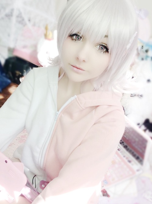 eikkibunny: â€œHm, how should I put it? I like it, but gaming is my life. Or maybe life is just a game?â€ Chiaki Nanami costest~ wig and lenses from uniqso! Use my code â€œeikkibunnyâ€ for a discount ! Review soon~ 