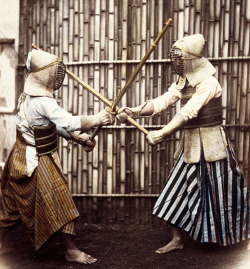thekimonogallery:  The art of fencing in Japan is called ‘kendo”.