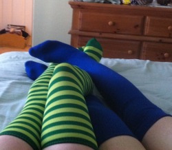 hoodoonsfw:  Boyfriend socks <3  I got hoodoo, hoodoo colored