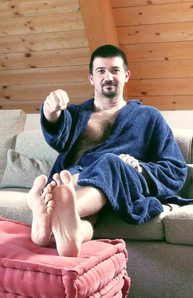 feetman80-deactivated20220409: