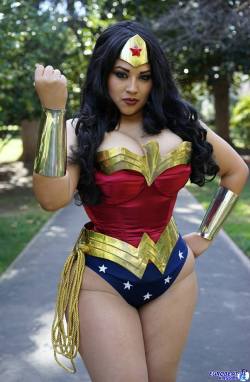 sexncomics:  #IvyDoomkitty #WonderWoman #Cosplay 