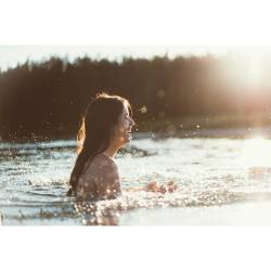 camrindengel:  Swim naked. #skinnydipping #wildandfree 