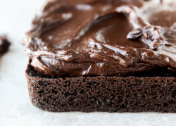 foodffs:  One Bowl Fudgy Whiskey Chocolate CakeReally nice recipes.