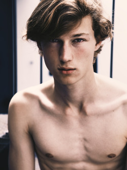 nicecleanwhite:  Milanese Boy | ph: Eric White