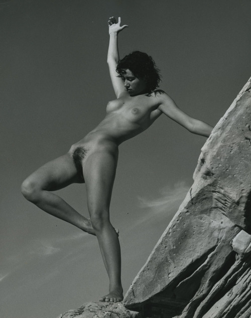 pamota:  nowsthepast:  André de Dienes 