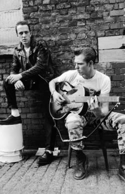 vaticanrust:Joe Strummer and Paul Simonon of The Clash