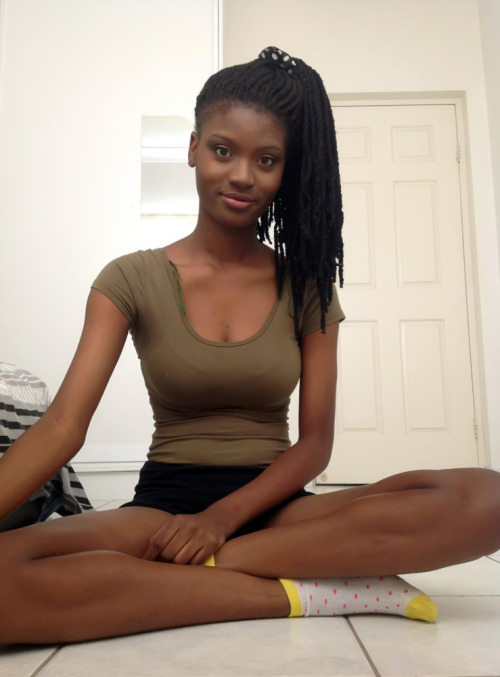 just on the floor #nsfw #womenofcolour