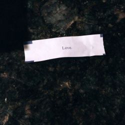 🖤✨   #latergram #fortune #love #leighbeetravel   https://www.instagram.com/p/B1jtGgyJRdM/?igshid=17fytyi47w7td