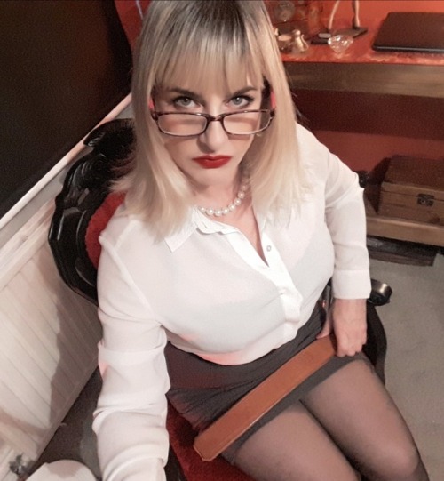 otkfme: I am very upset with your behavior today so now you are going to be spanked. Don’t make matters worse for yourself by giving me excuses or complaints. Just lower your pants and lay across my knees as soon as possible. Spanking stories I have