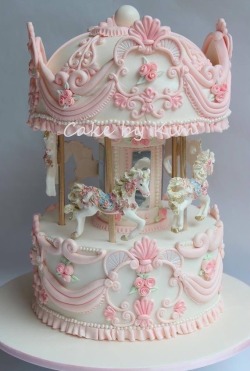 luciavqz:  Carrousel cake, so amazing and lovely :3