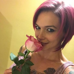 annabellpeaks:Just another way to make me smile… #flowers #rose