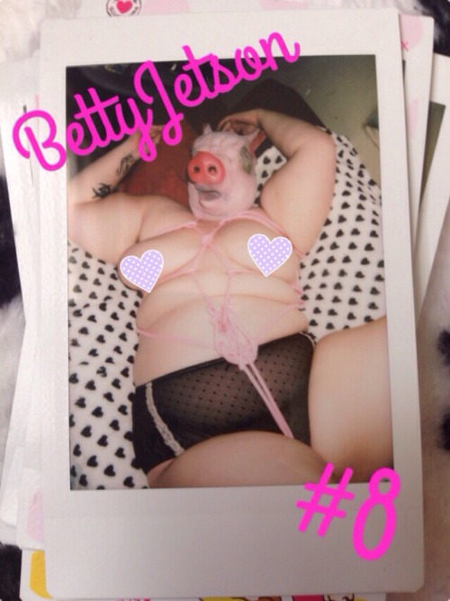 bettyjetson:  Want to be my valentine? Then get your hands on one of these cute polaroids from myÂ â€œPork Me!â€ Set! ฟ gets you one month of access to BettyJetson.com, one pic of your choice, and a personalized card! Email BettyJetsonBBW@gmail.com