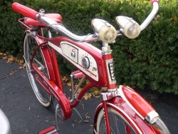 tonightwedrinktomorrowweride:  1955 Huffy Radiobike .  