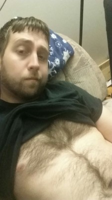 wyldekaard: rustyhusky82:  Relaxing on the couch, waiting for