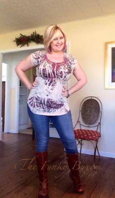 thefunkybuxom:  My outfit today!!!! Happy Friday everyone…