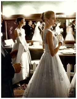 seroword:Audrey Hepburn and Grace Kelly backstage at the 1956
