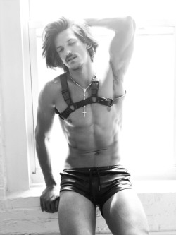 beardmodel:  Jarrod Scott in Charlie by Matthew Zink 2016 Leather