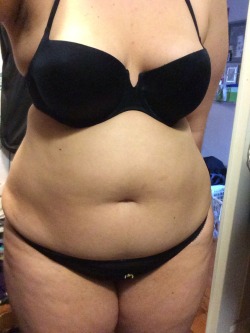biglegwoman:  After eating two large dinners, my belly is quite