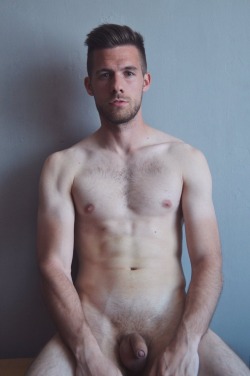 otternaturist:  Hairy faces and slim bodies:http://otternaturist.tumblr.com