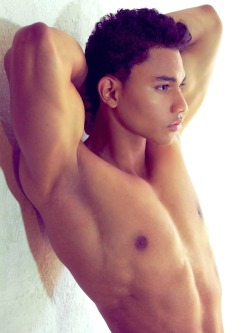 red-meat:  Duane J Moreno by Joseph Bleu ► RedMeat | Facebook