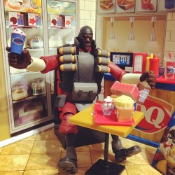 ssjvap:  #demoman goes to #dairyqueen . #tf2 #miworld 