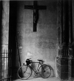 joeinct:  Bicycle in the Atrium of a Church in Paris, Photo by