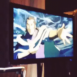 pro-tearbender:  GUESS WHO MADE CRAPPY GIFS FROM THAT VIDEO THAT