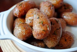 craving-nomz:  Whole Roasted Rosemary Red Skin Potatoes